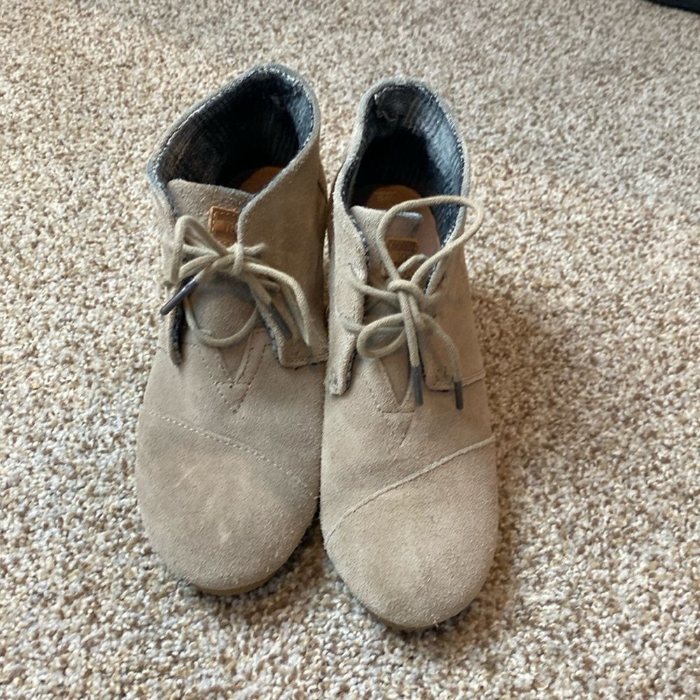 TOMS Womens Suede Kala Desert Wedge Booties Size 9
